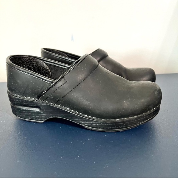 Dansko Professional Matte Black Leather Platform Slip On Clog Shoes Size 36 - Picture 2 of 16